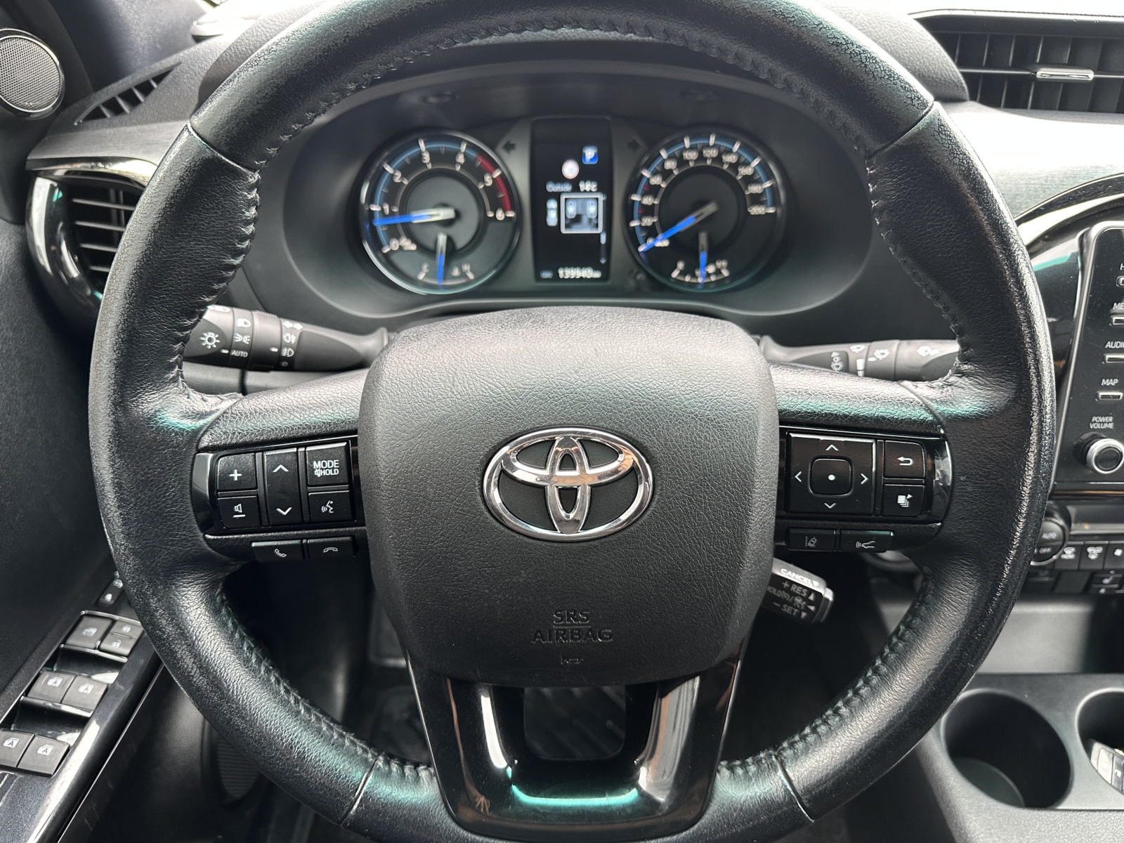 Toyota Hilux 2,8 AT Invicible 2023 m. 6