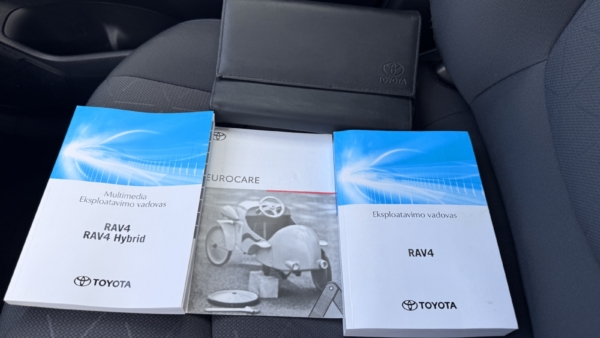 Toyota RAV4 2.0 Luxury + Comfort paketas 2023 m. 28