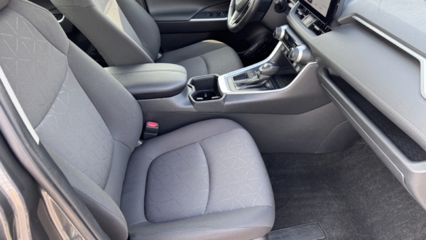 Toyota RAV4 2.0 Luxury + Comfort paketas 2023 m. 6