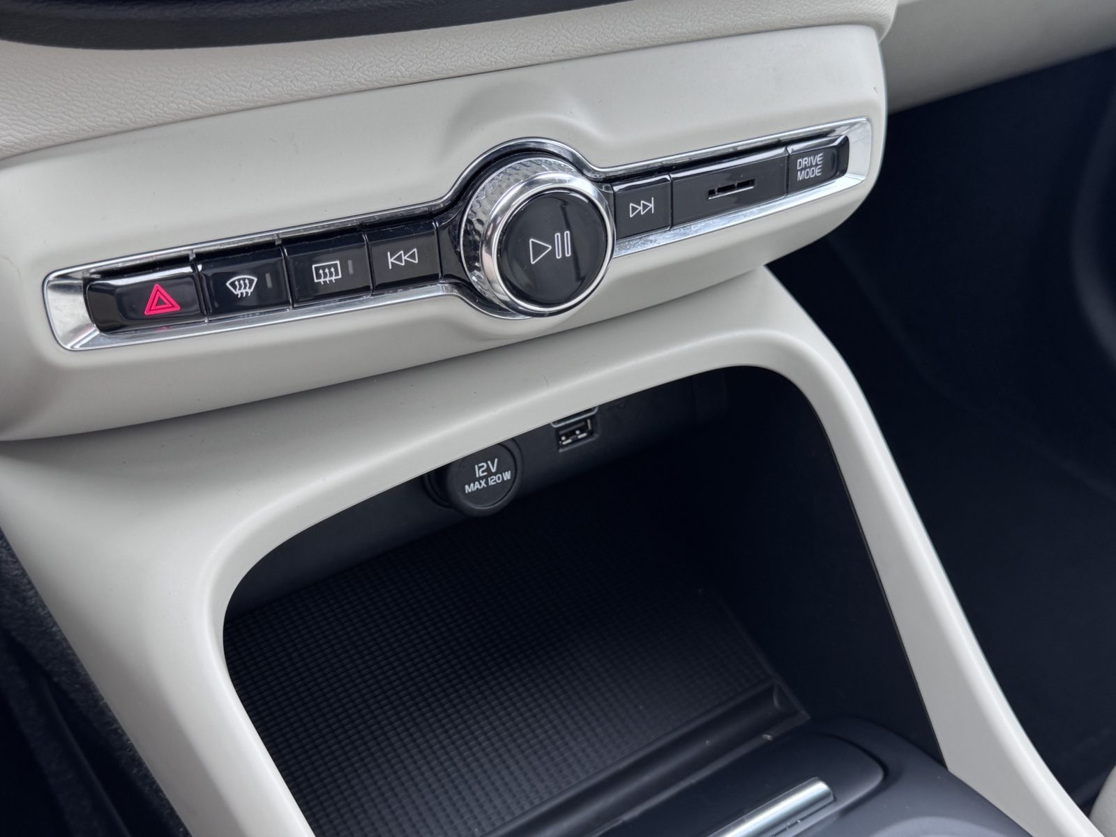 Volvo XC40 1,5 Plug-in Momentum 2020 m. Įkraunamas hibridas 24