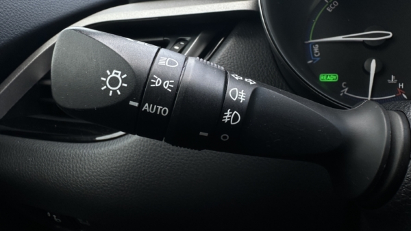 Toyota C-HR 1.8 Hybrid Dynamic 2023 m. 12