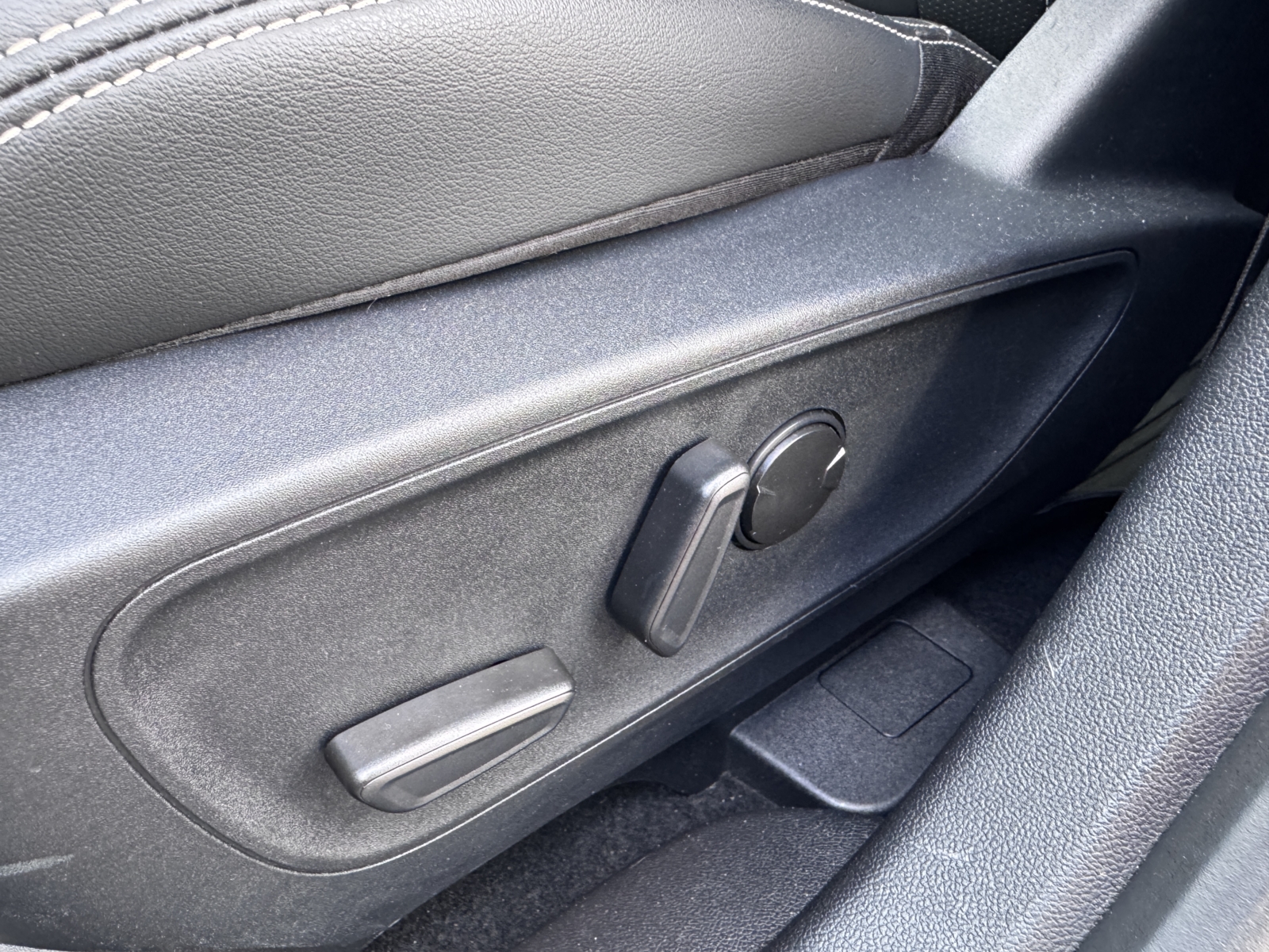 Ford Kuga 2.5 Plug-in Hybrid Vignale 2022 m. Įkraunamas hibridas 12