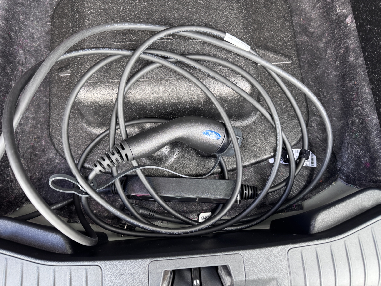 Ford Kuga 2.5 Plug-in Hybrid Vignale 2022 m. Įkraunamas hibridas 17