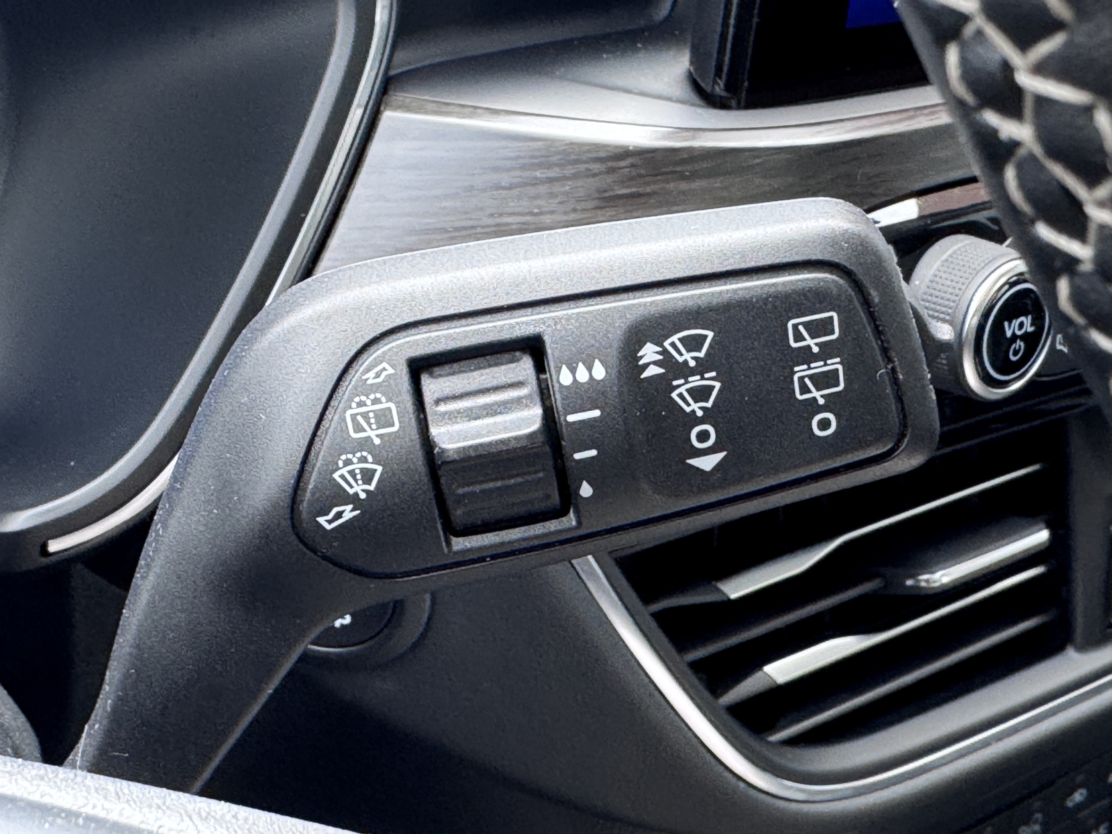 Ford Kuga 2.5 Plug-in Hybrid Vignale 2022 m. Įkraunamas hibridas 24