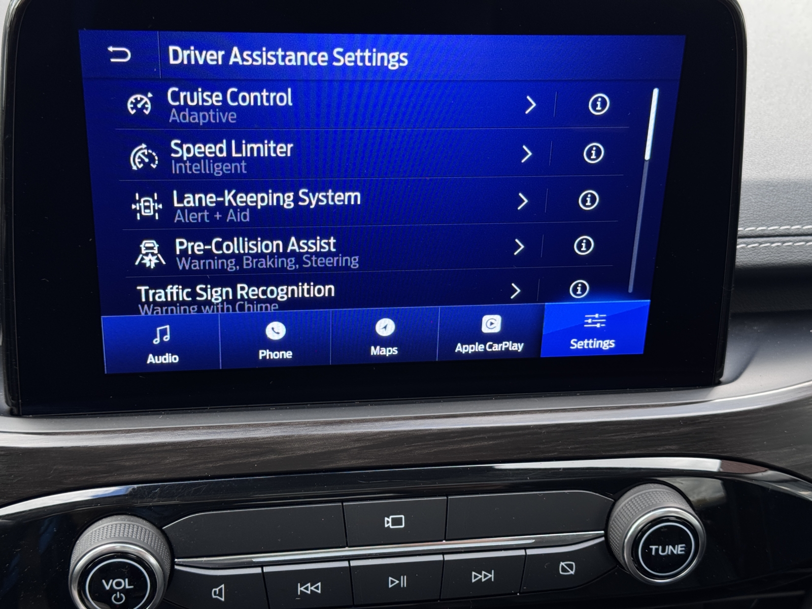 Ford Kuga 2.5 Plug-in Hybrid Vignale 2022 m. Įkraunamas hibridas 30