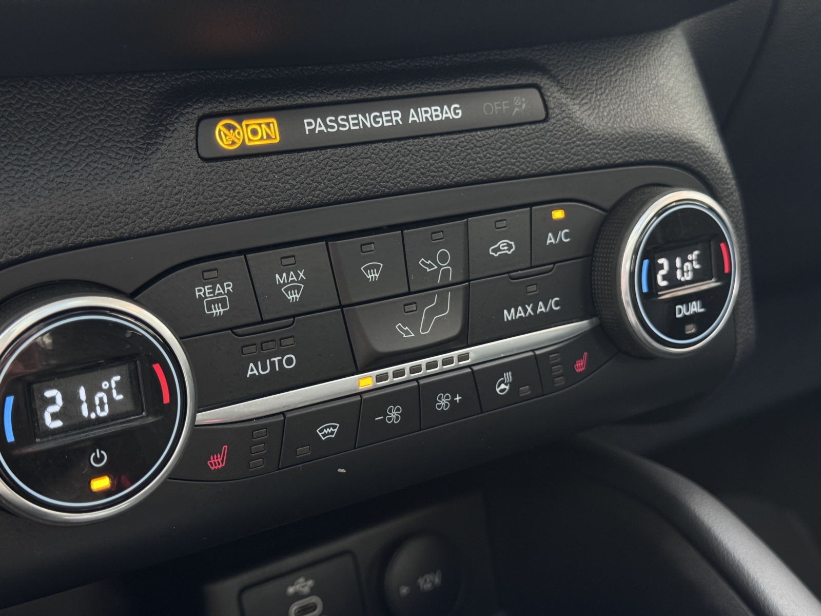 Ford Kuga 2.5 Plug-in Hybrid Vignale 2022 m. Įkraunamas hibridas 35