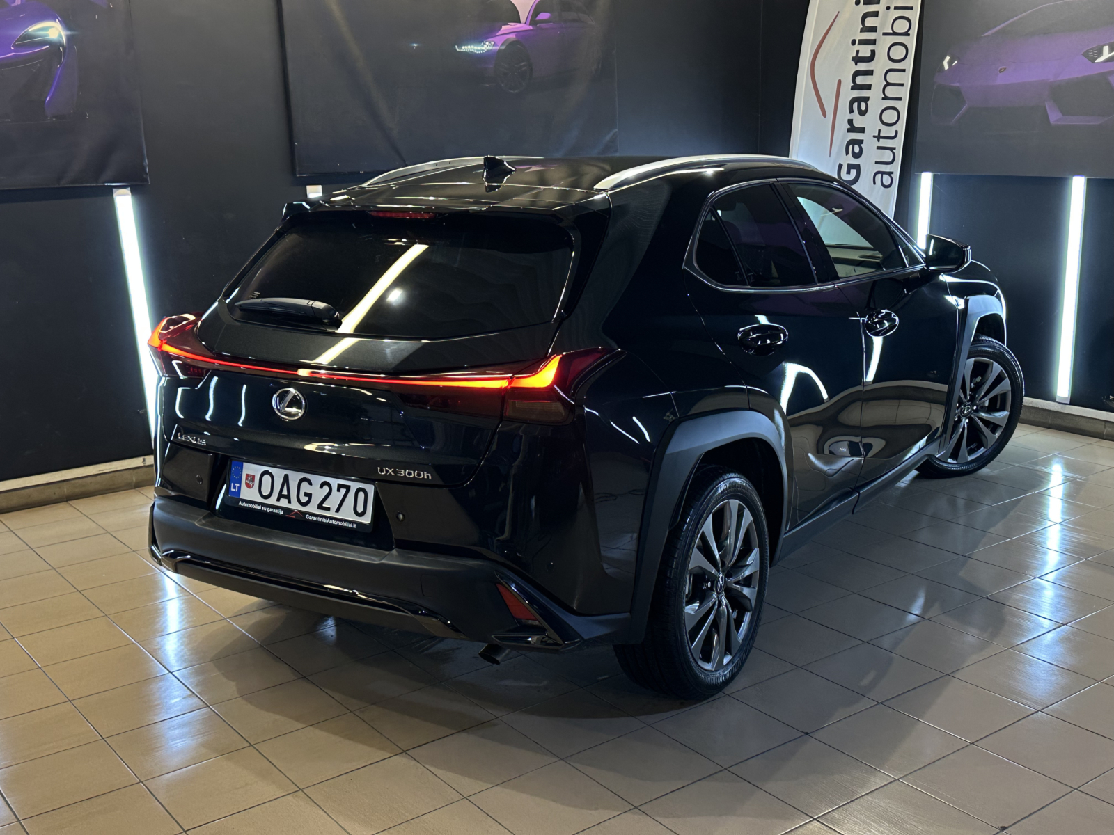 Lexus UX 300h 2.0 F-Sport Design 2025 m. 2