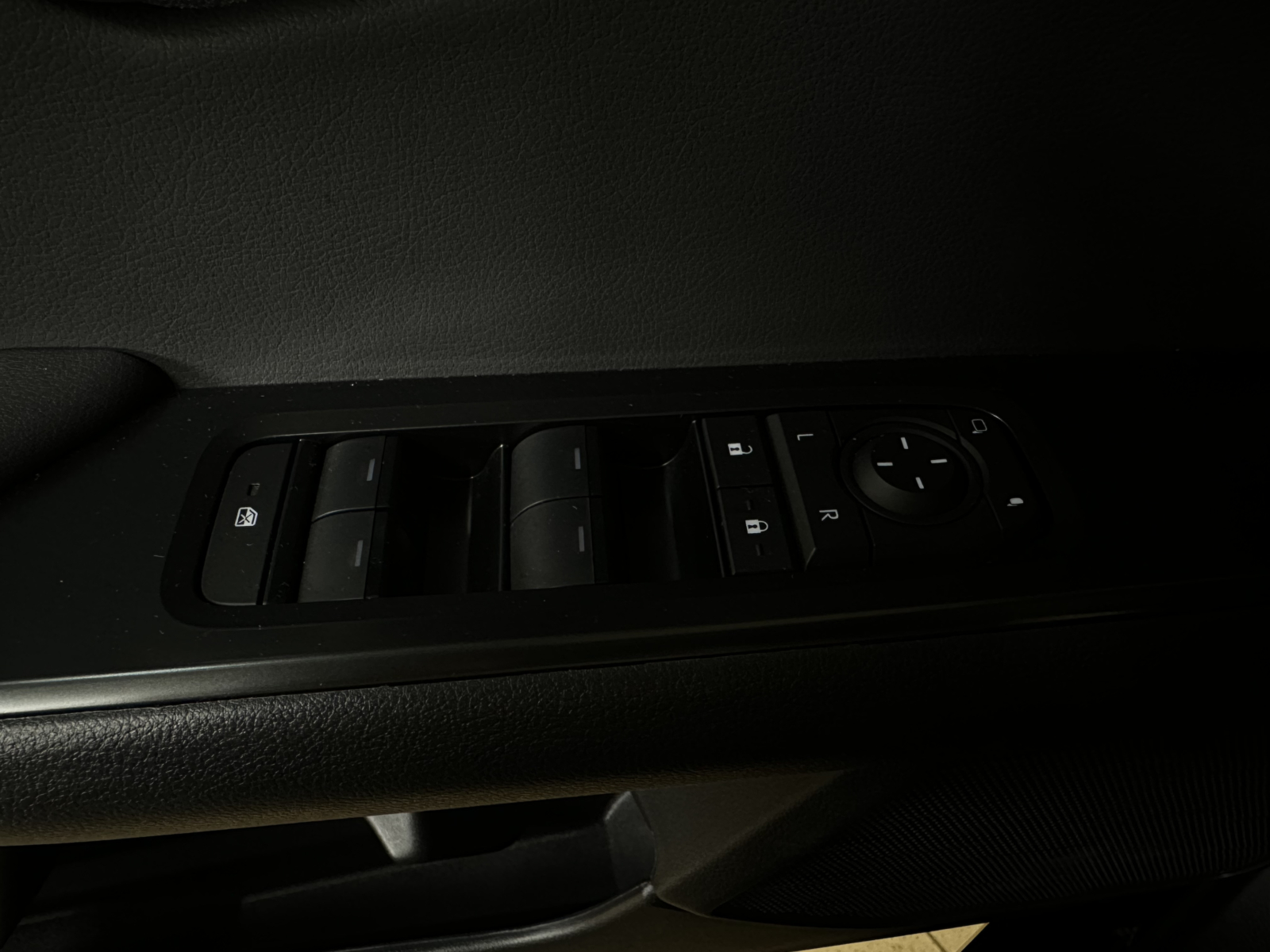 Lexus UX 300h 2.0 F-Sport Design 2025 m. 23