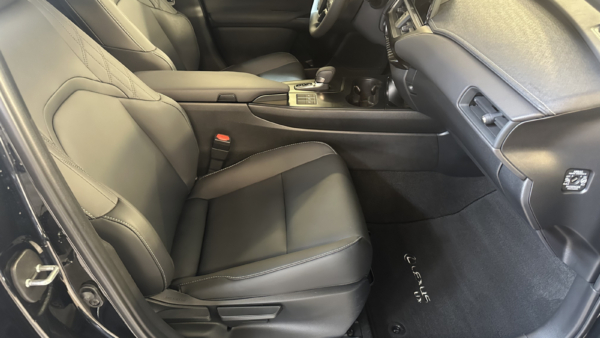 Lexus UX 300h 2.0 F-Sport Design 2025 m. 4