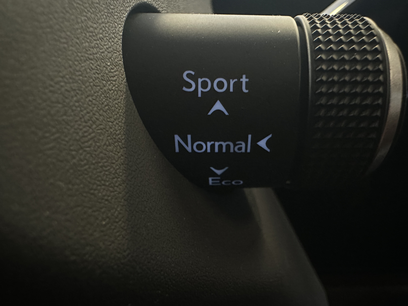 Lexus UX 300h 2.0 F-Sport Design 2025 m. 9