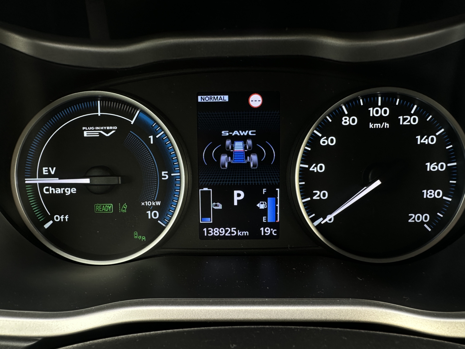 Mitsubishi Eclipse Cross 2,4 PHEV 4WD 2022 m. Įkraunamas hibridas 7