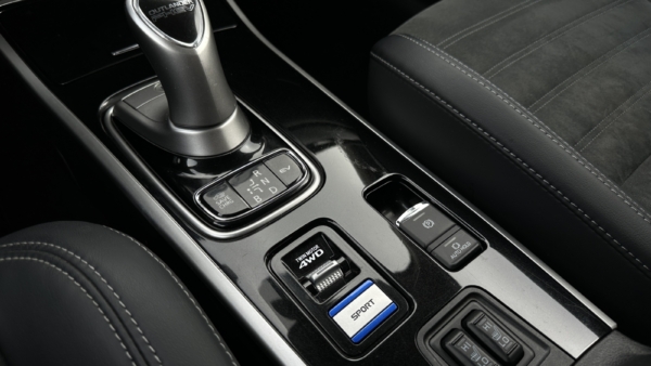 Mitsubishi Outlander 2.4 PHEV 4WD 2020 m. Įkraunamas hibridas. 21