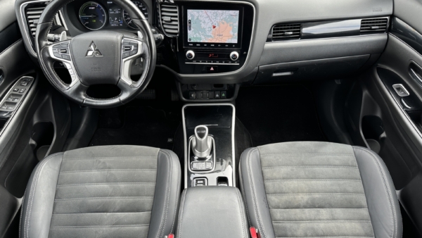 Mitsubishi Outlander 2.4 PHEV 4WD 2020 m. Įkraunamas hibridas. 3