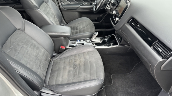 Mitsubishi Outlander 2.4 PHEV 4WD 2020 m. Įkraunamas hibridas. 4