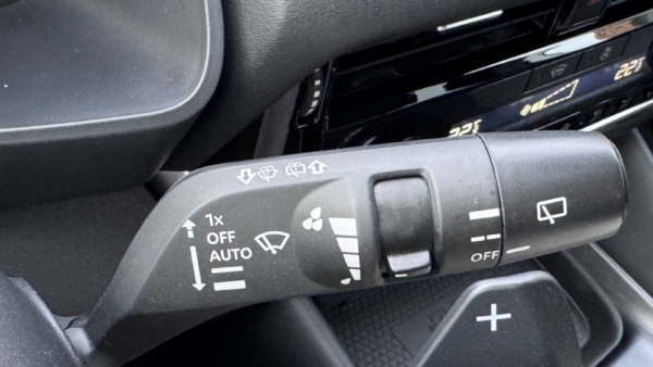 Nissan Qashqai 1.3 DIG-T MHEV N-Connecta 2023 m. 19