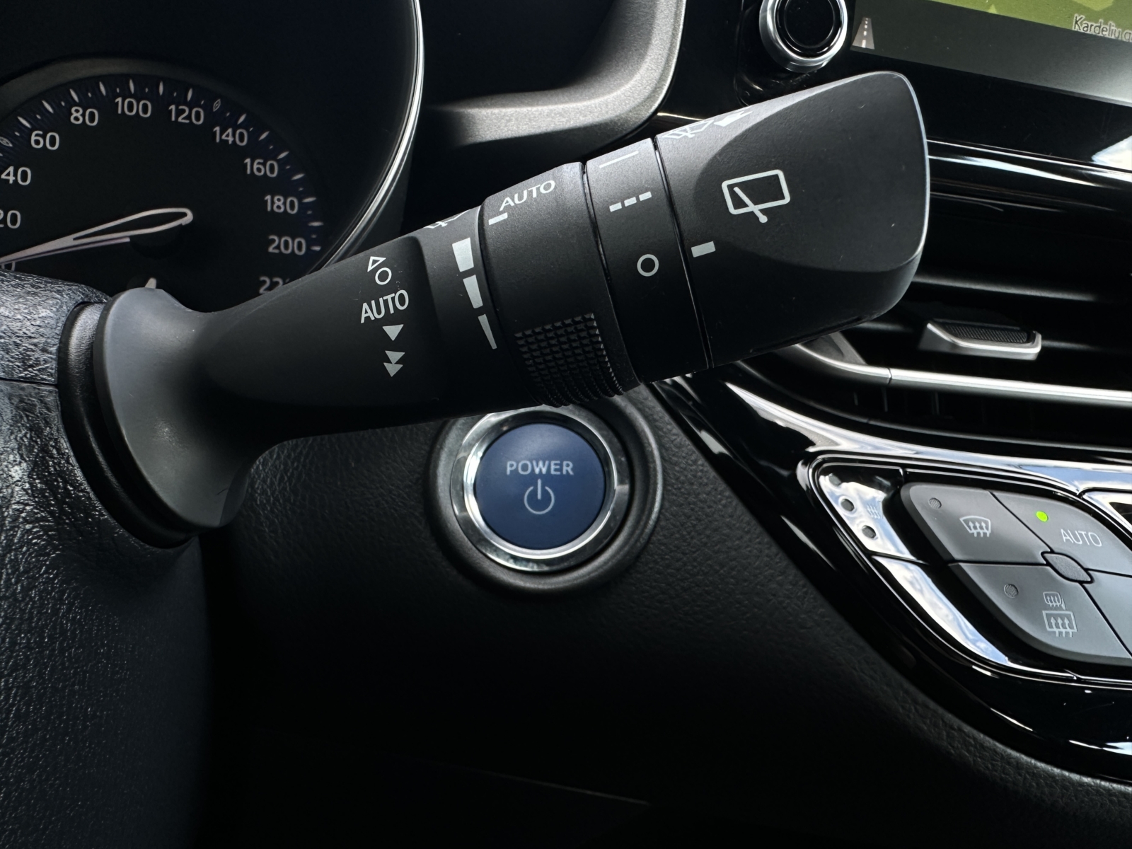 Toyota C-HR 1.8 Hybrid Dynamic 2023 m. 13