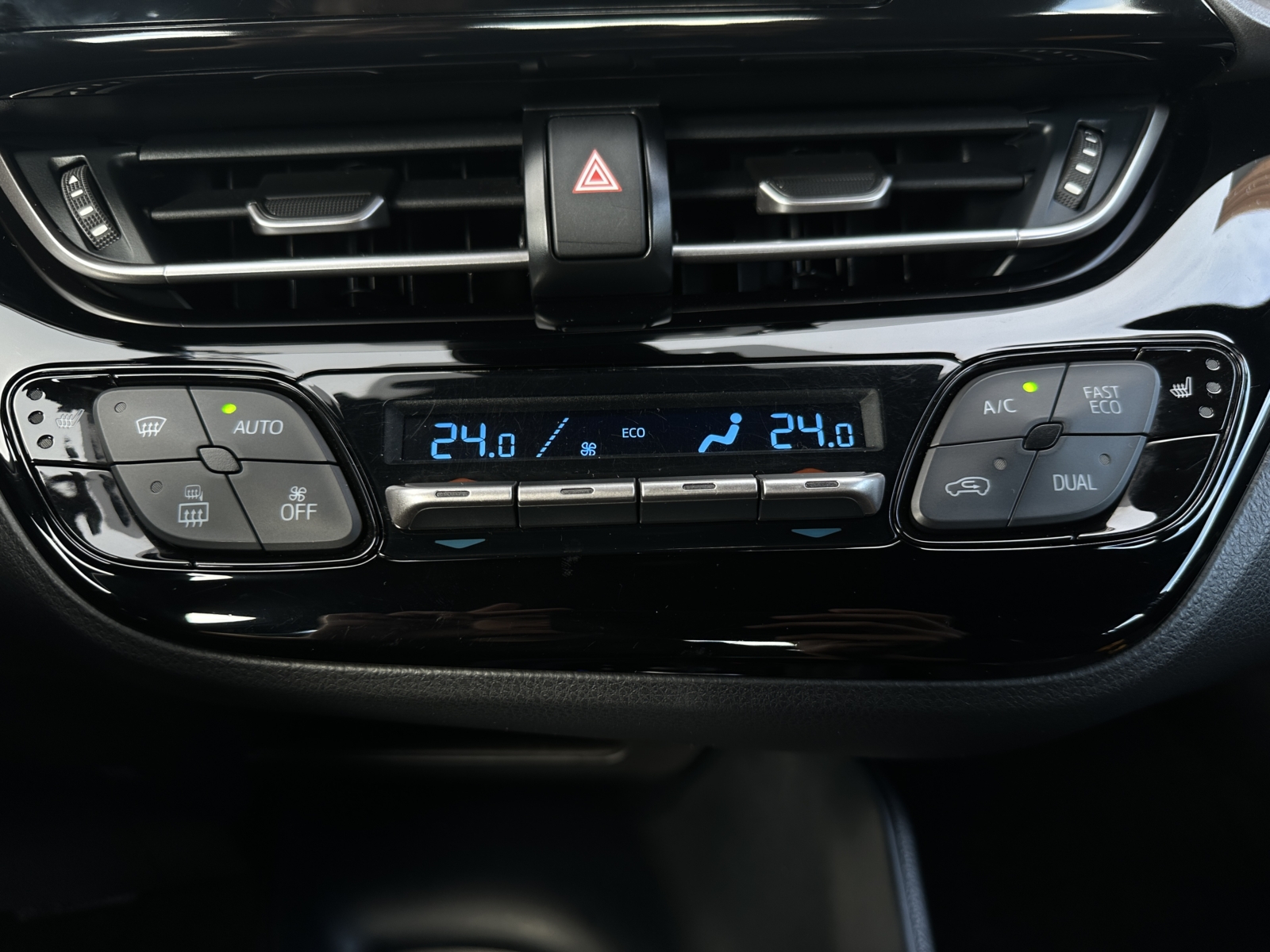 Toyota C-HR 1.8 Hybrid Dynamic 2023 m. 19