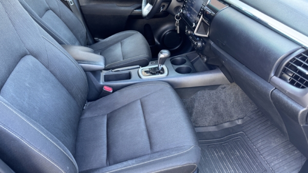 Toyota Hilux 2,8 AT Active + Cover paketas 2023 m. 4
