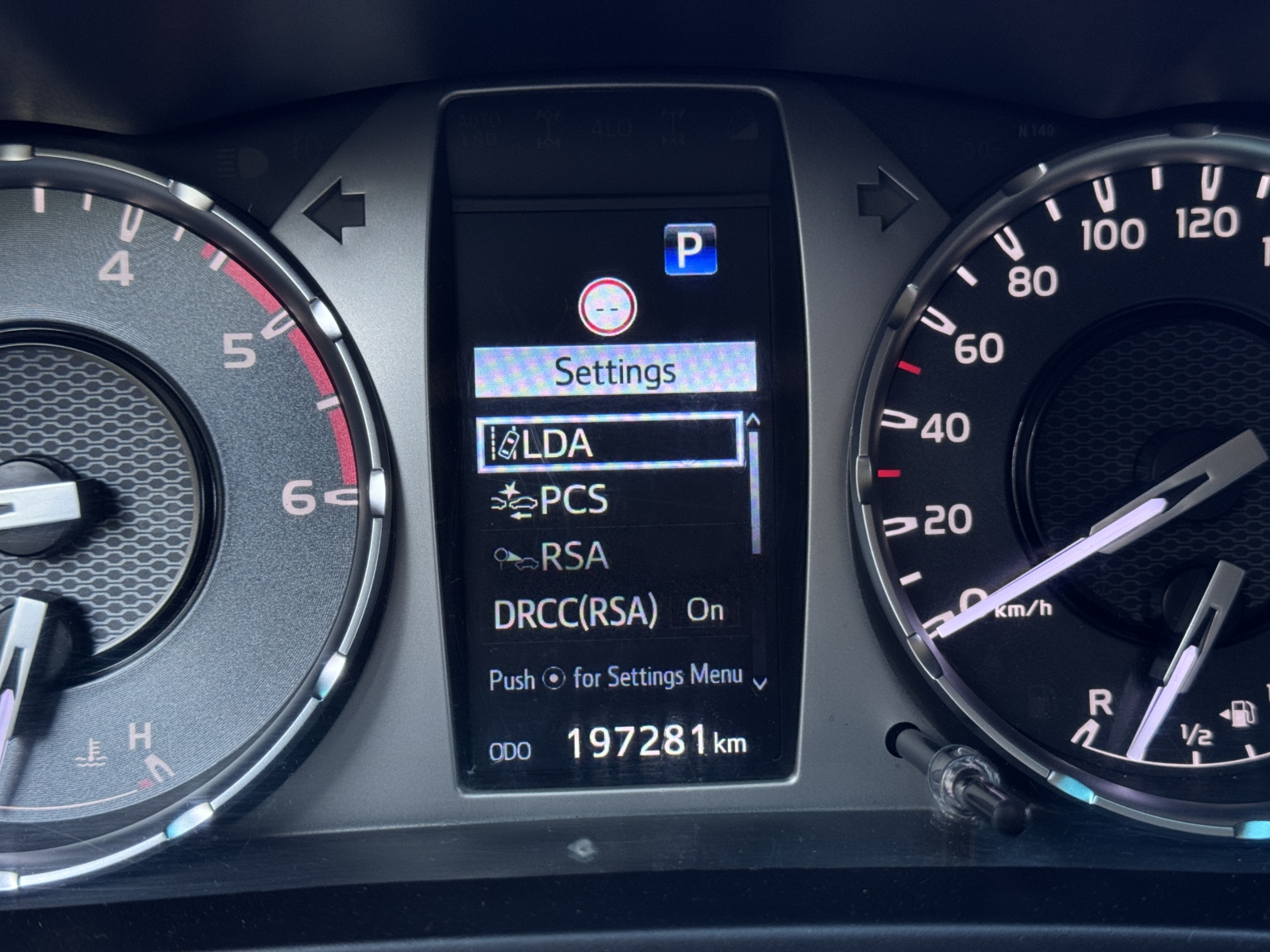 Toyota Hilux 2,8 AT Active + Cover paketas 2023 m. 8