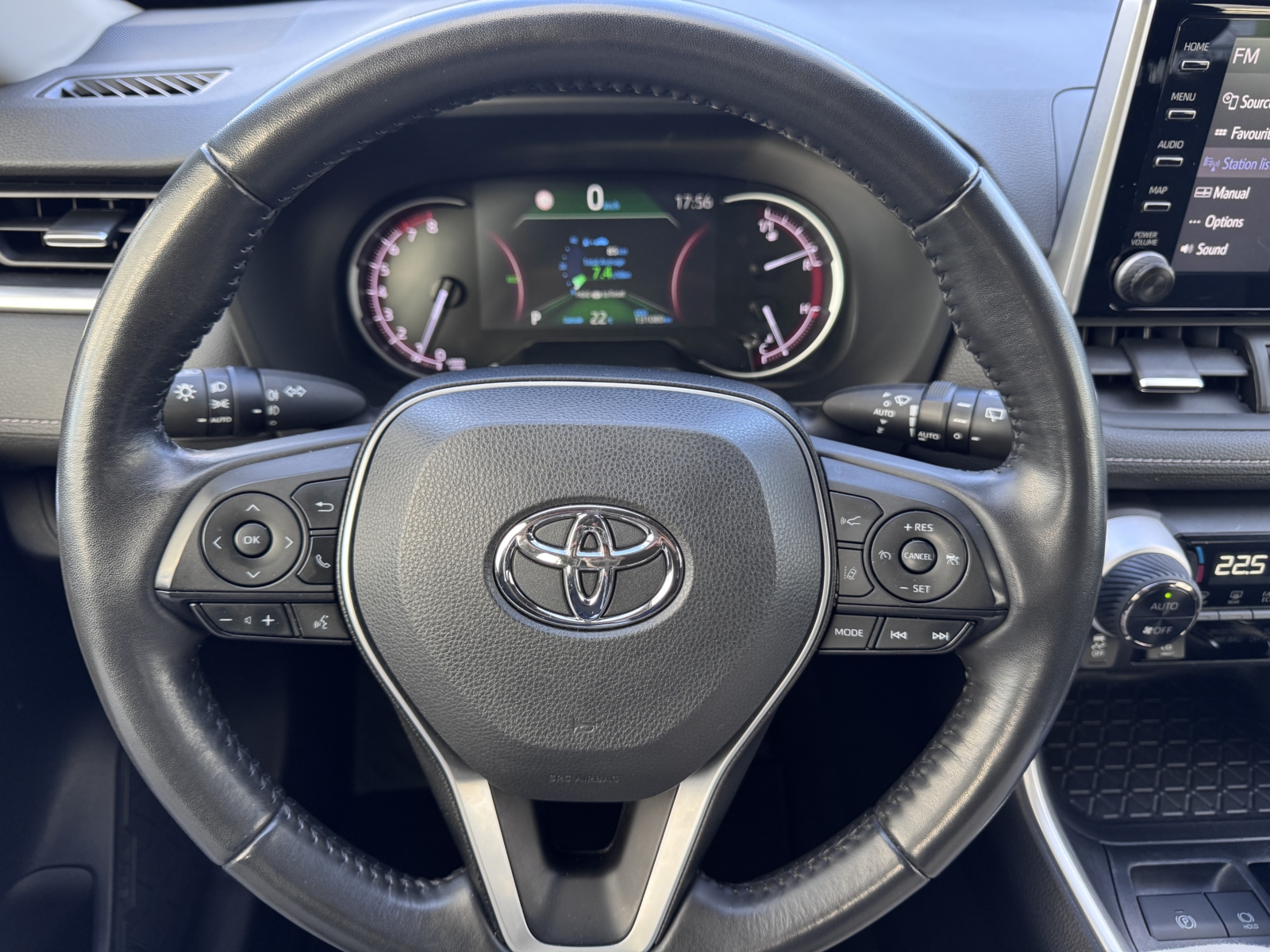 Toyota RAV4 2.0 Luxury + Comfort paketas 2022 m. 10