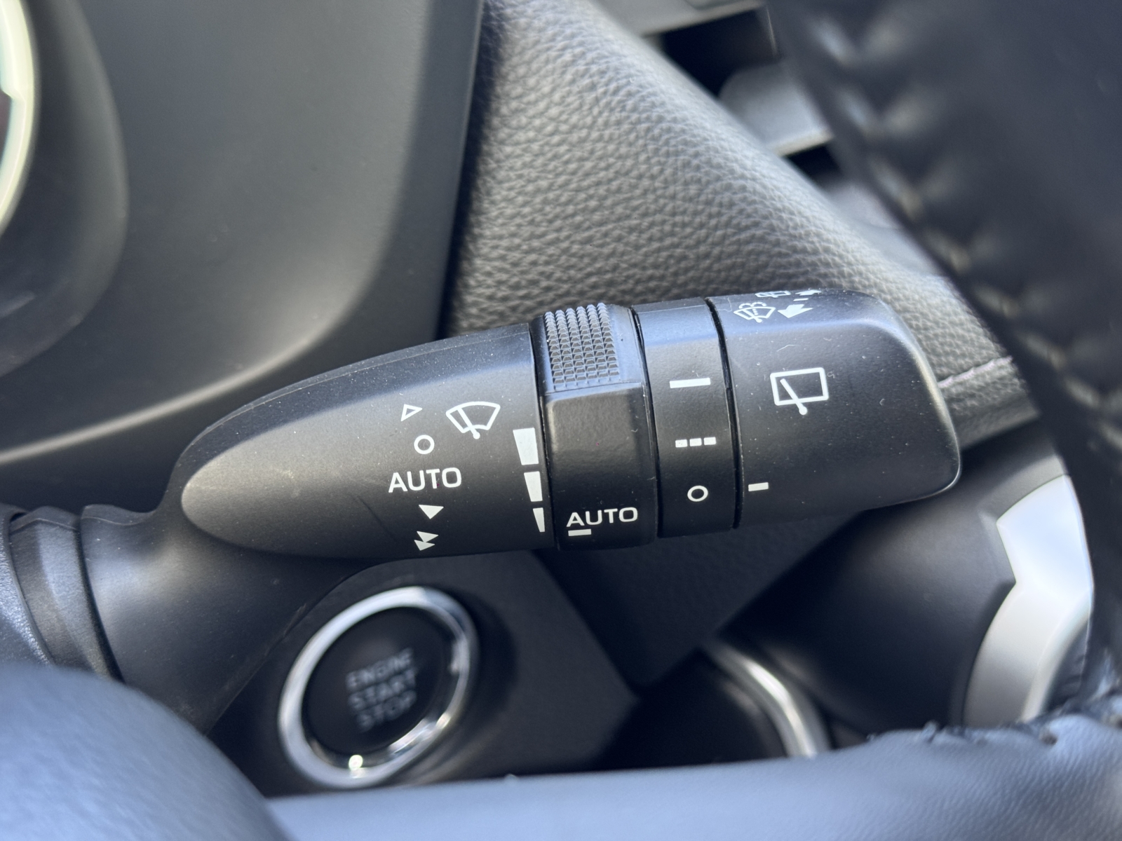 Toyota RAV4 2.0 Luxury + Comfort paketas 2022 m. 16