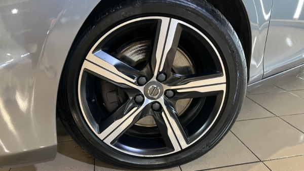 Volvo V40 2.0 D3 R-Design 2019 m. 4