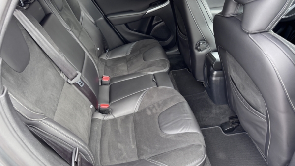 Volvo V40 2.0 D3 R-Design 2019 m. 7