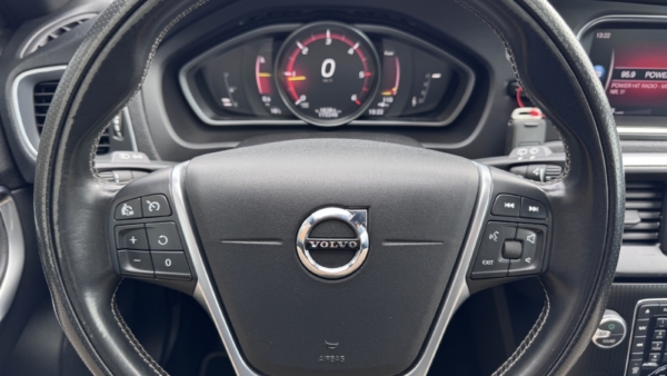 Volvo V40 2.0 D3 R-Design 2019 m. 9