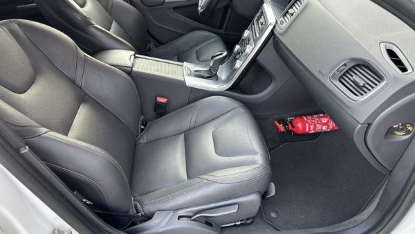 Volvo V60 2.0 D3 Cross Country Momentum 2018 m. 4
