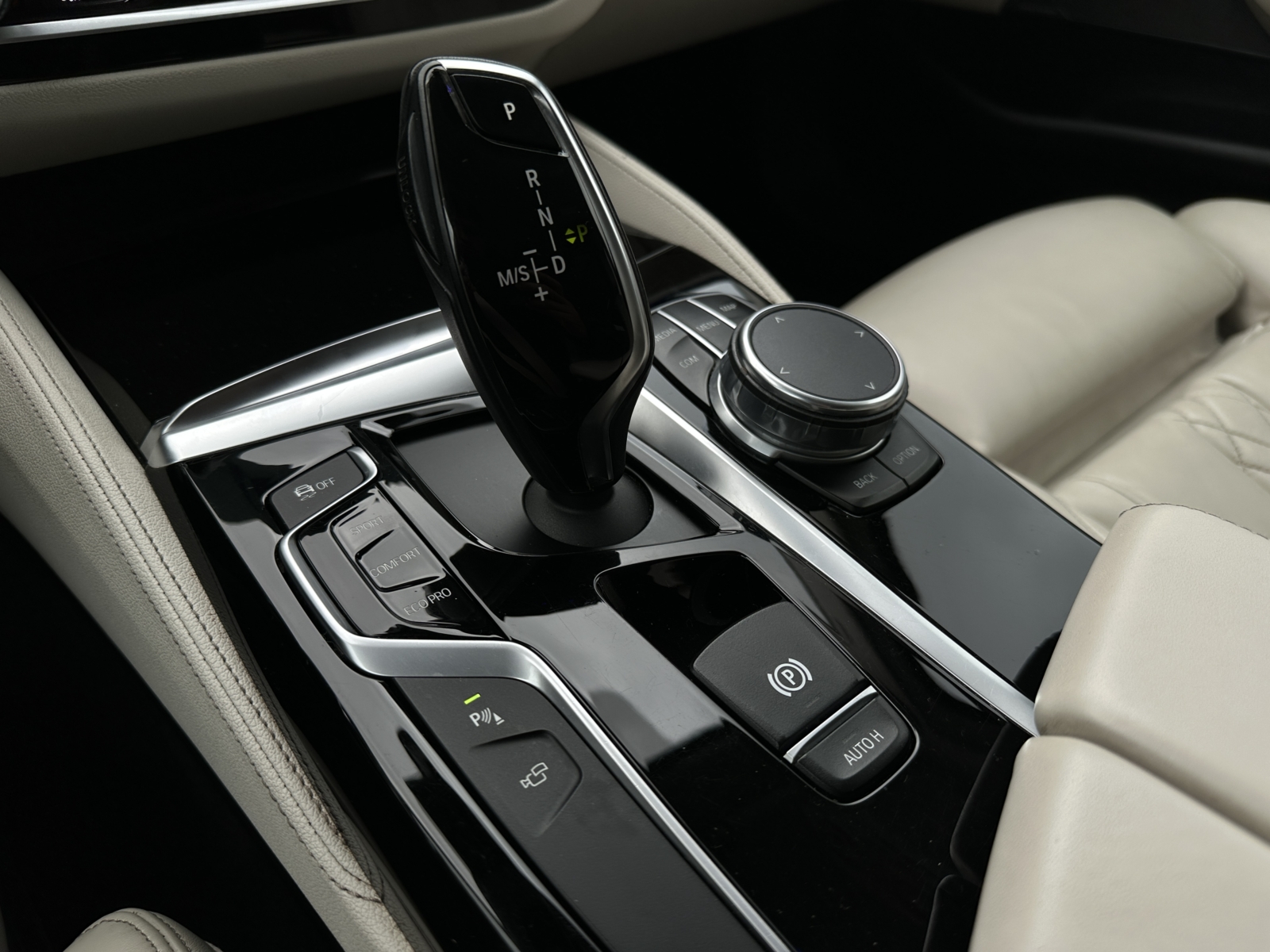 BMW 530d xDrive Luxury Line 2018 m. 33