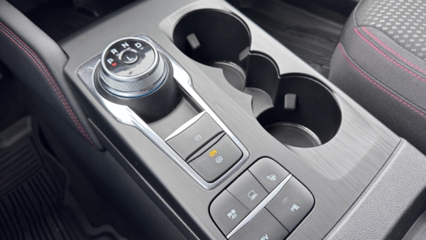 Ford Kuga 2.5 Plug-in Hybrid ST-line 2022 m. Įkraunamas hibridas 32