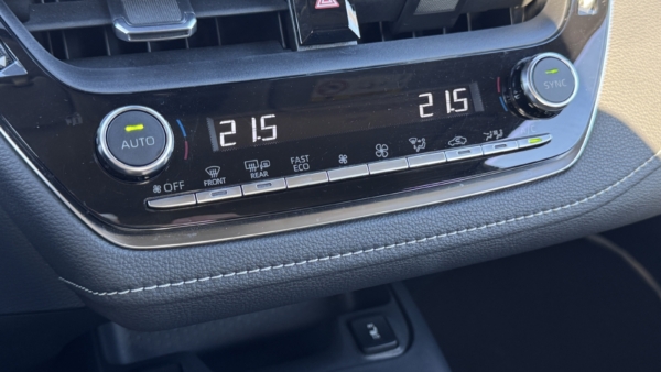 Toyota Corolla sedan 1.8 Hybrid Active 2025 m. 22