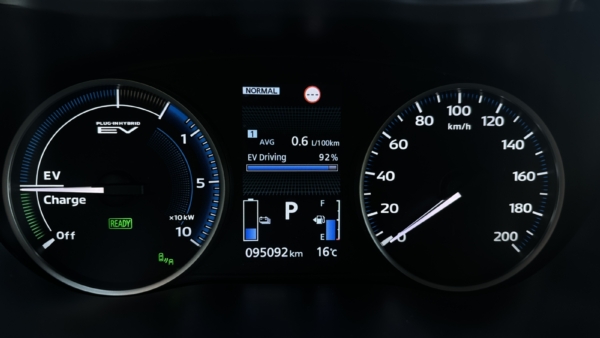Mitsubishi Eclipse Cross 2,4 PHEV 4WD 2023 m. Įkraunamas hibridas 7