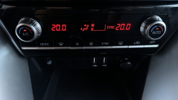 Mitsubishi Eclipse Cross 2,4 PHEV 4WD 2023 m. Įkraunamas hibridas 15