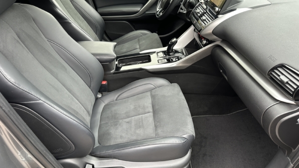 Mitsubishi Eclipse Cross 2,4 PHEV 4WD 2023 m. Įkraunamas hibridas 4