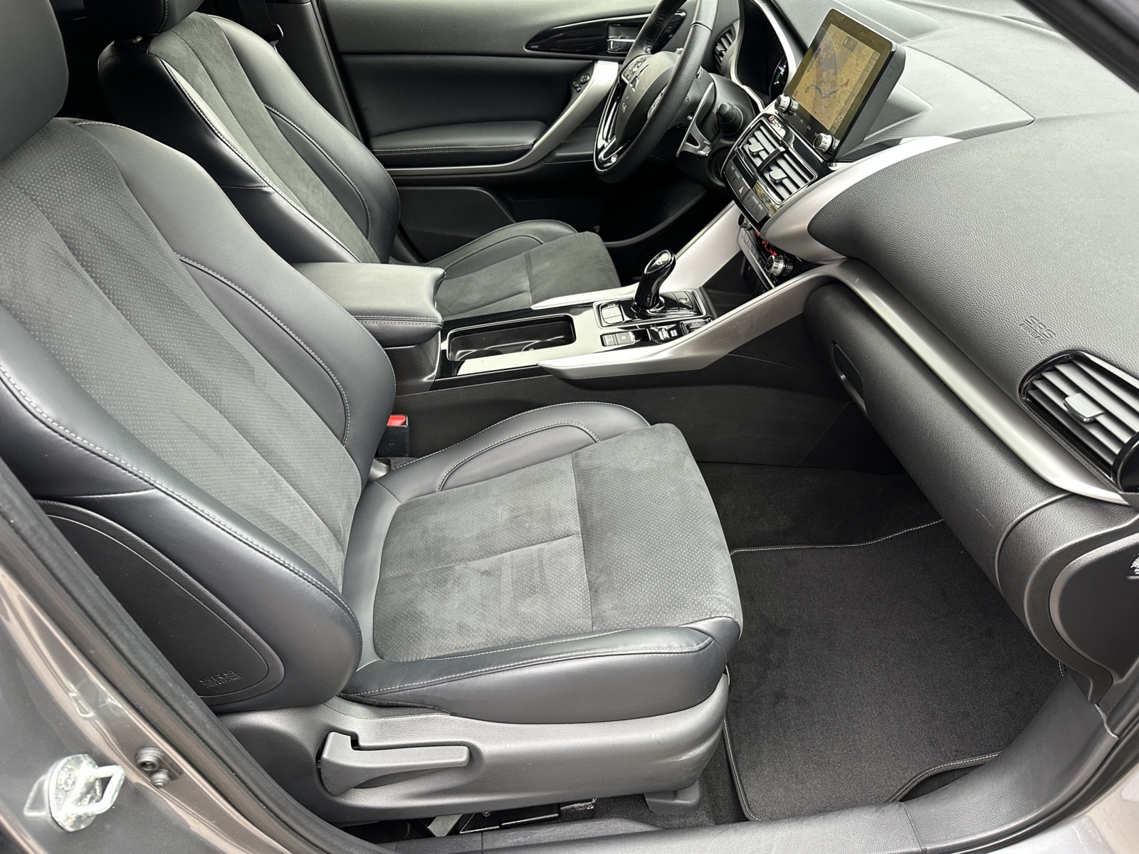 Mitsubishi Eclipse Cross 2,4 PHEV 4WD 2023 m. Įkraunamas hibridas 4