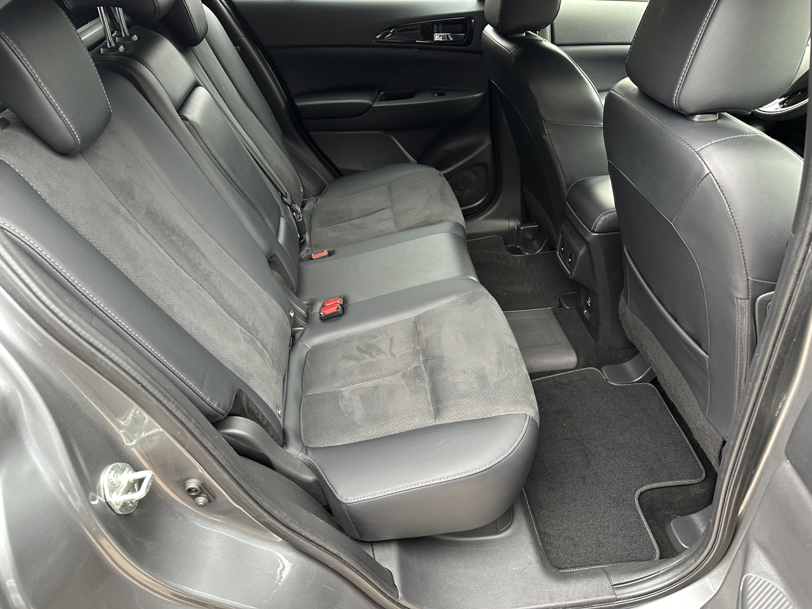Mitsubishi Eclipse Cross 2,4 PHEV 4WD 2023 m. Įkraunamas hibridas 5