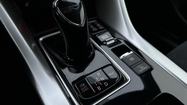 Mitsubishi Eclipse Cross 2,4 PHEV 4WD 2024 m. Įkraunamas hibridas 20