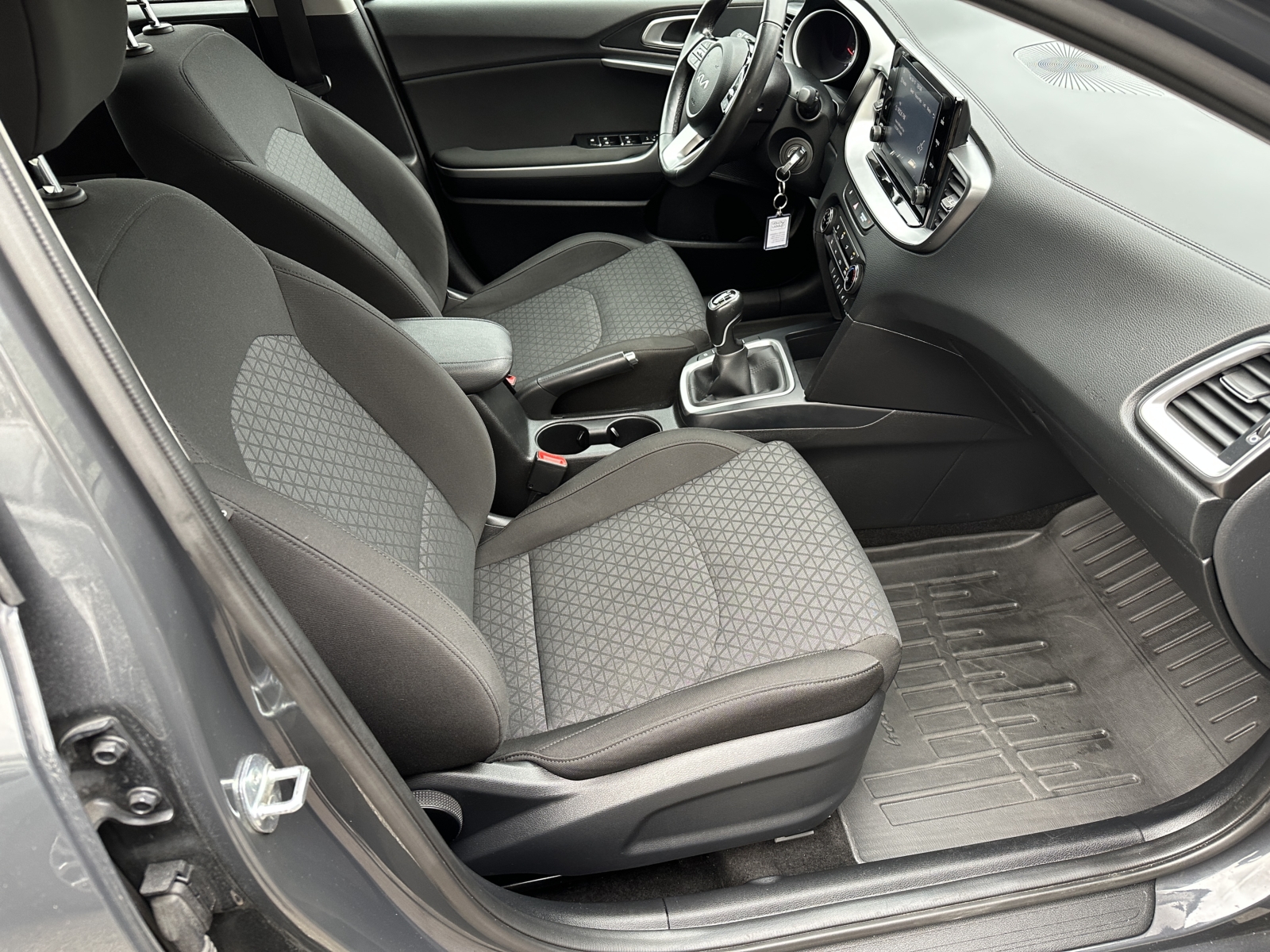Kia Cee’d 1.0 LX Plus 2023 m. Atnaujintas modelis 7