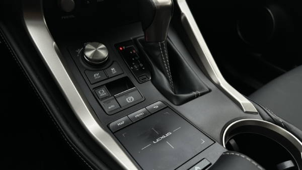 Lexus NX300h 2.5 Business AWD 2021 m. 18