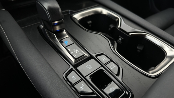 Lexus RX 450h+ 2.5 Hybrid Executive 2024 m. Plug-In 24
