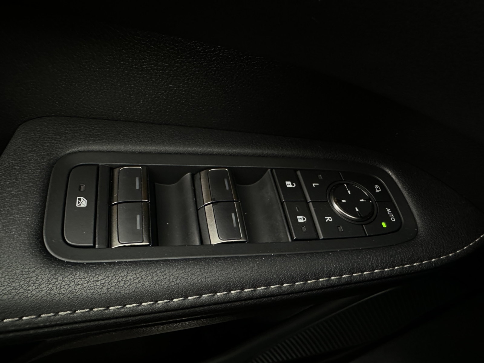 Lexus RX 450h+ 2.5 Hybrid Executive 2024 m. Plug-In 26