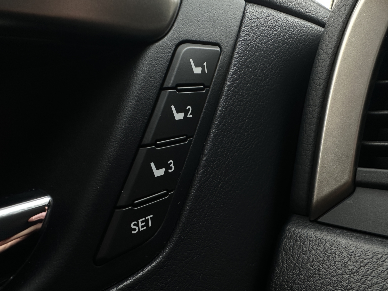 Lexus RX 450hL 3.5 Hybrid AWD Executive 2020 m. 27
