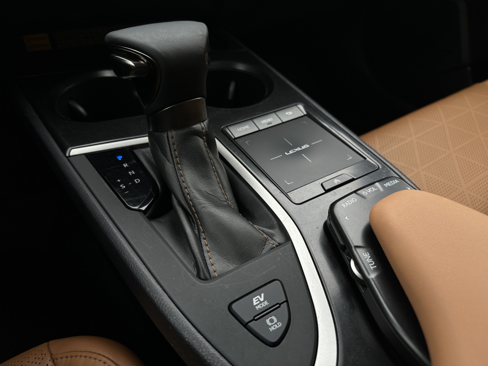Lexus UX 250h 2.0 Executive 2020 m. 23