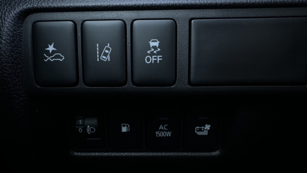 Mitsubishi Eclipse Cross 2,4 PHEV 4WD 2023 m. Įkraunamas hibridas 21