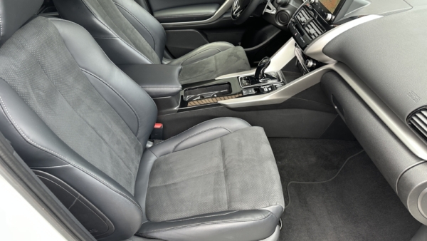 Mitsubishi Eclipse Cross 2,4 PHEV 4WD 2024 m. Įkraunamas hibridas 4