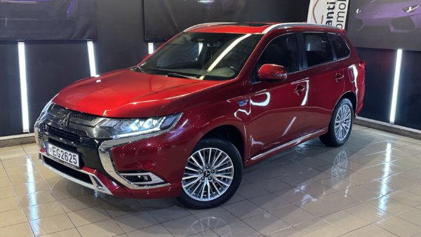 Mitsubishi Outlander 2.4 PHEV 4WD 2021 m. Įkraunamas hibridas. 1