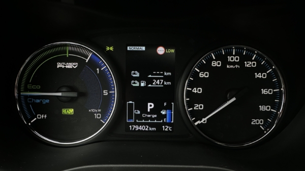 Mitsubishi Outlander 2.4 PHEV 4WD 2021 m. Įkraunamas hibridas. 7
