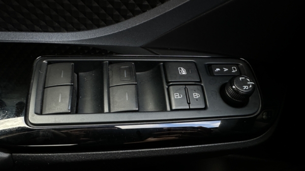Toyota C-HR 1.8 Hybrid Dynamic 2021 m. 23