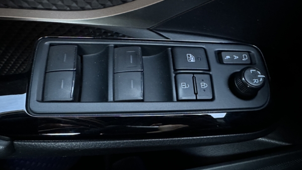 Toyota C-HR 2.0 Hybrid Lounge 2023 m. 24
